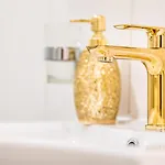 Lilly شقة