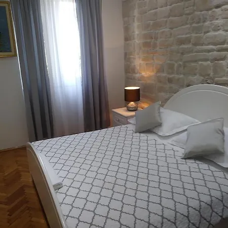 Apartman Lilly *